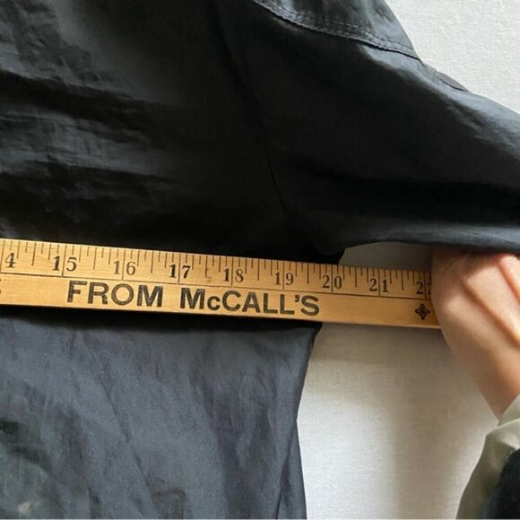 Nike lightweight kids zip up running warm up jacket Sz M (8-10yrs) - Picture 9 of 9